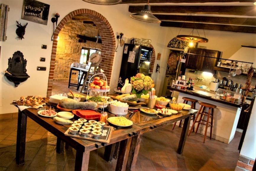 B&B Relais Cascina Al Campaccio Taino المظهر الخارجي الصورة